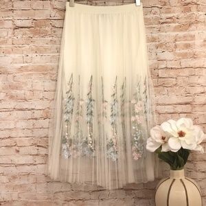 BNWT tulle flower embroidered skirt